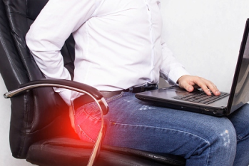 Hậu môn chảy dịch nguyên nhân do đâu ?