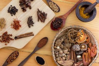 Chữa bệnh trĩ bằng y học cổ truyền có hiệu quả không ?