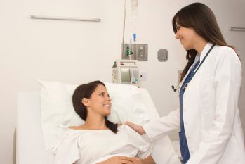 Bà bầu bị trĩ có sinh thường được không ?